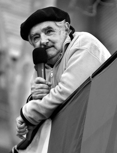 pepe mujica, a essência do viver com menos.